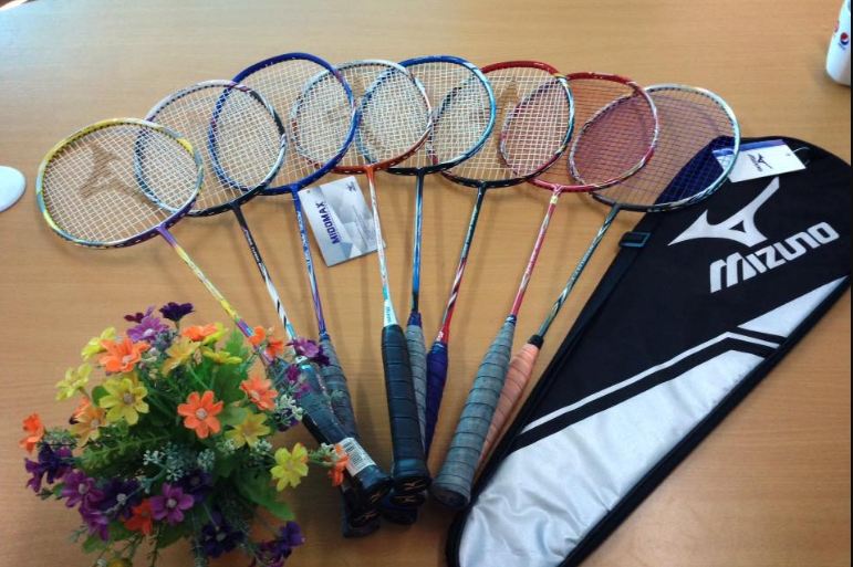 Kinh nghiệm mua vợt cầu lông cho người mới chơi
