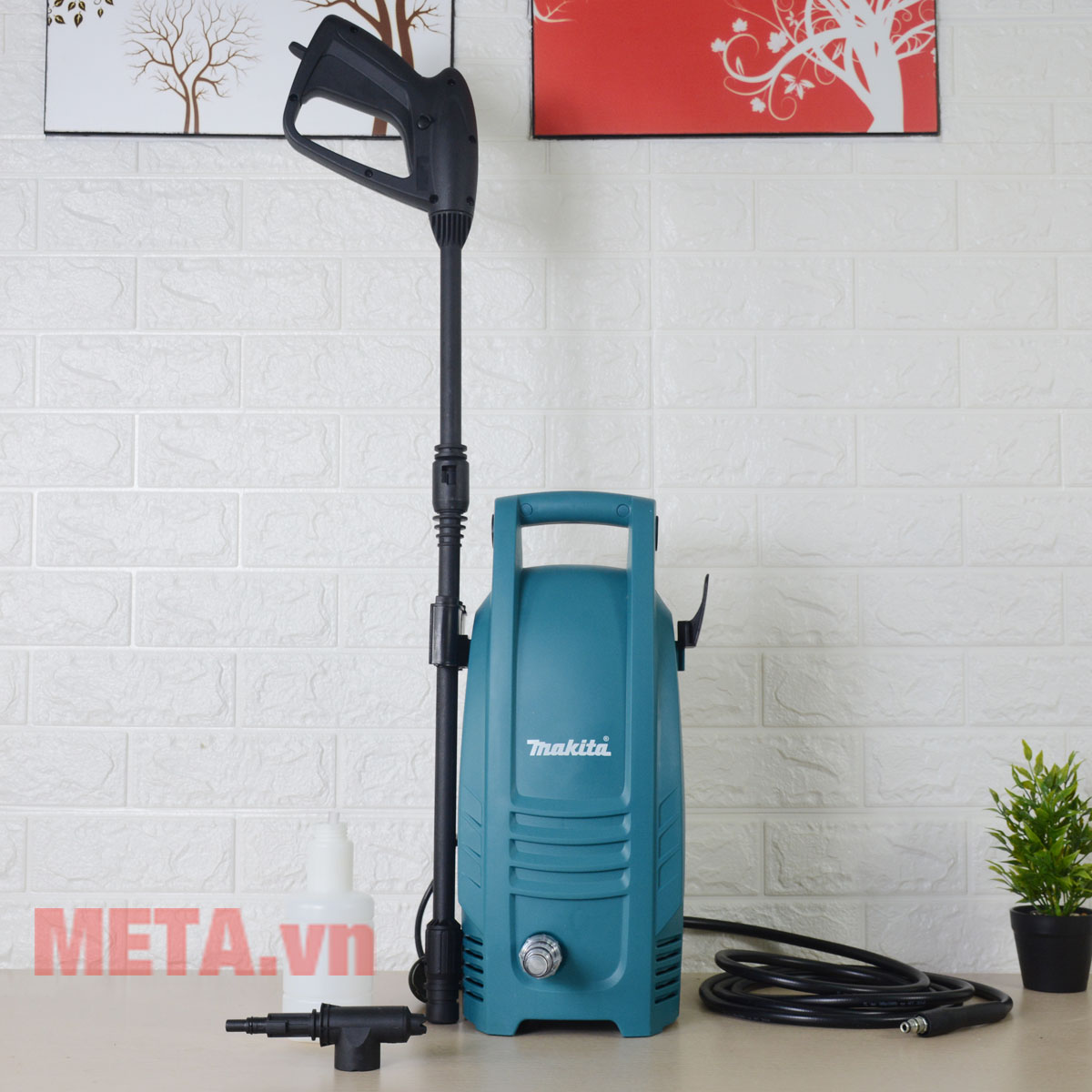 Máy rửa xe Makita HW101