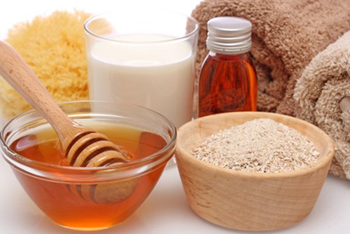 Cách rửa mặt bằng mật ong và bột yến mạch
