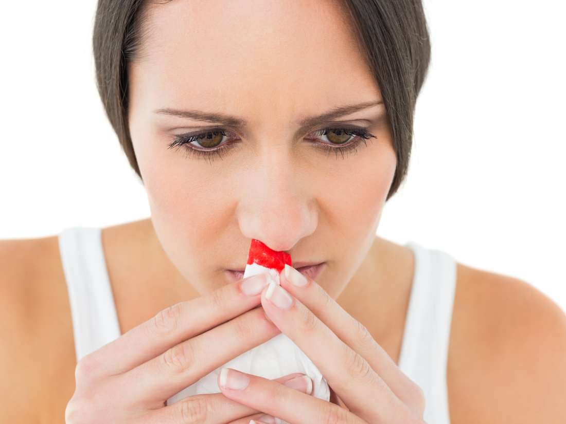 Chảy máu mũi là một hệ quả của việc mũi bị khô