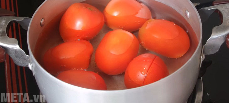 Luộc cà chua