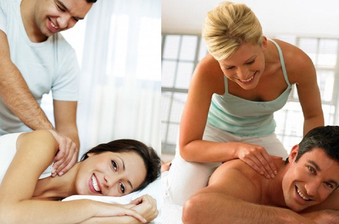 Vợ chồng nên dành thời gian massage cho nhau
