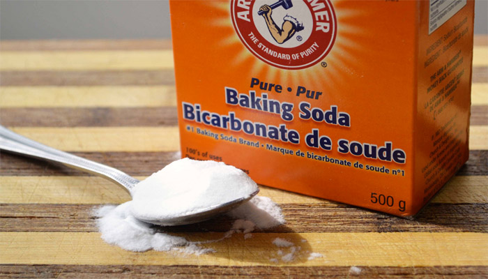 Sử dụng baking soda để khử mùi để khử mùi hôi ngăn đá tủ lạnh