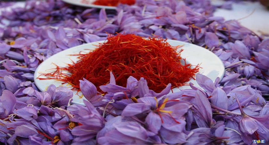 Tổ yến chưng đường phèn với saffron