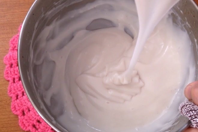 Sơ chế nguyên liệu làm kem nhãn nước cốt dừa