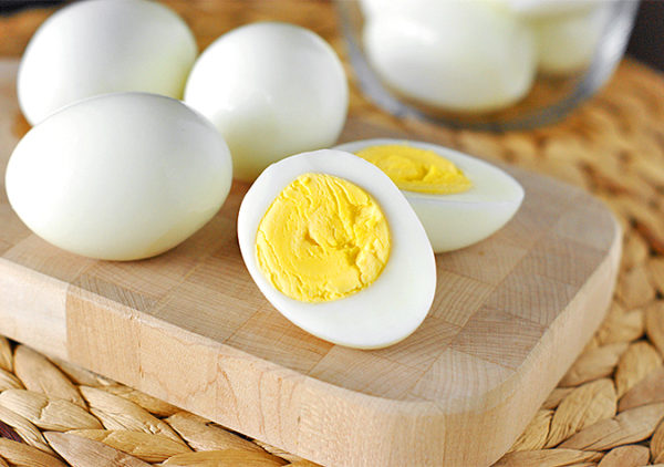 Ăn trứng gà nhiều có tốt không? 
