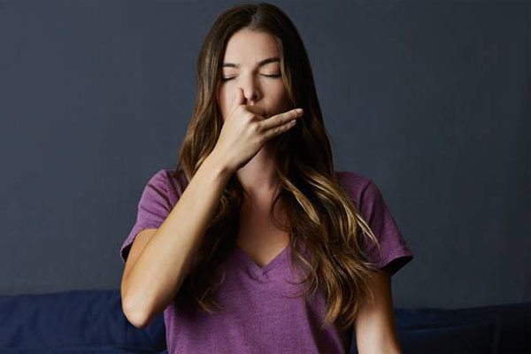Cách làm tụt huyết áp bằng tập thở mũi trái