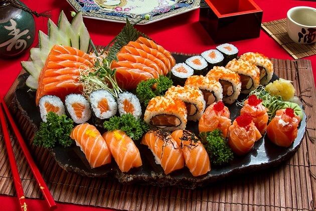 Cần phân biệt rõ sushi và sashimi
