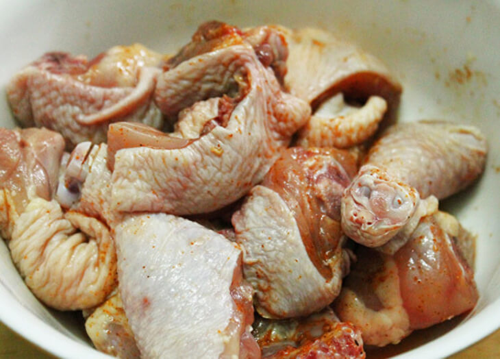 Cách nấu thịt gà đông