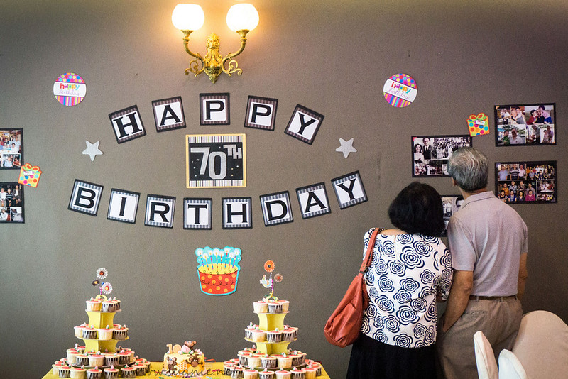 Chọn nhà hàng tổ chức sinh nhật cho bố mẹ
