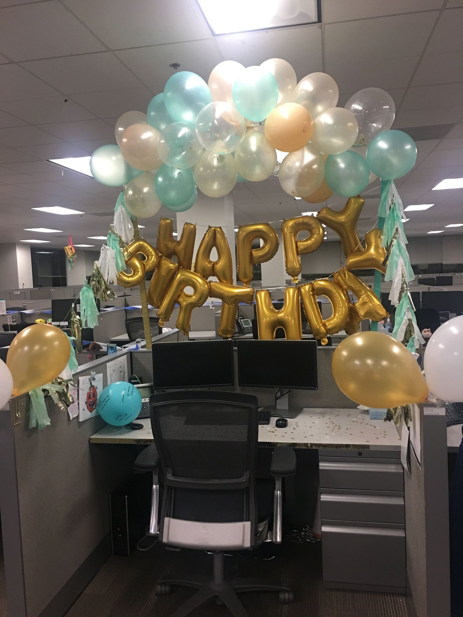 Cách trang trí sinh nhật cho đồng nghiệp trong công ty