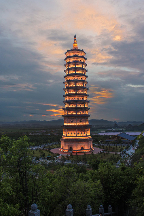 Tháp xá lợi Phật cao nhất châu Á