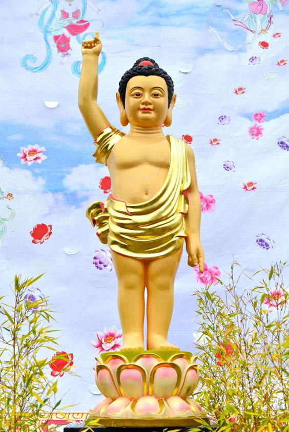 Tượng Phật Đản Sanh lớn