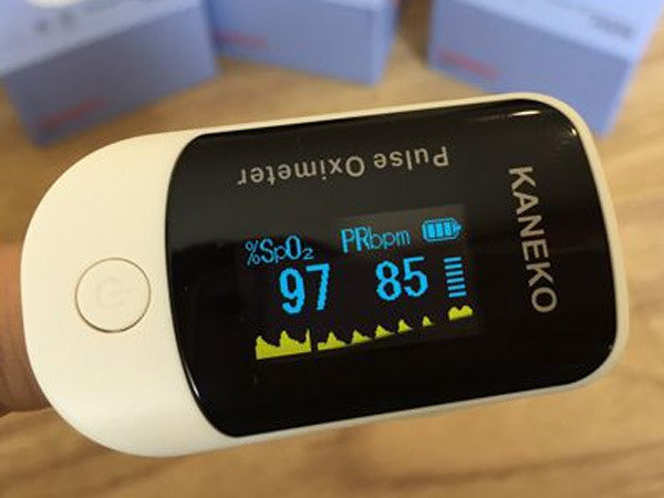 Máy đo nồng độ oxy trong máu và nhịp tim Kaneko SPO2 FS20D