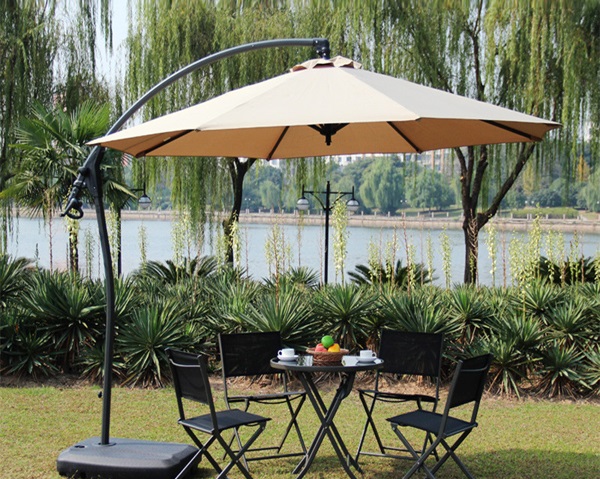 Tại sao nên dùng dù che nắng quán cafe?