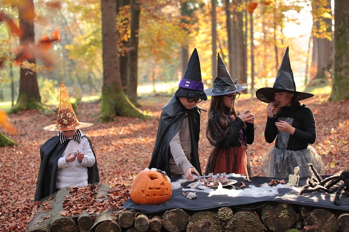 Hình phù thủy Halloween