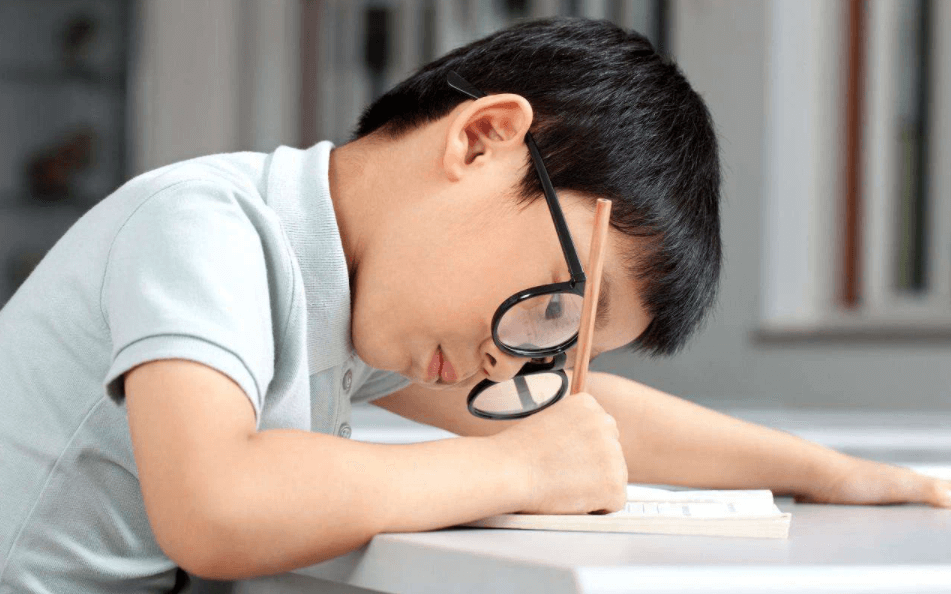 5 cách bảo vệ mắt cho trẻ khi học online hiệu quả