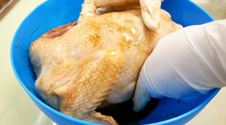 Cách làm gà hấp muối kiểu Đài Loan