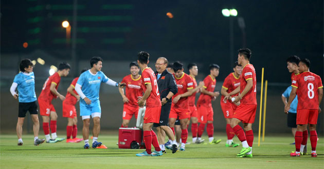 Việt Nam vs Lào AFF Cup 2021 mấy giờ đá
