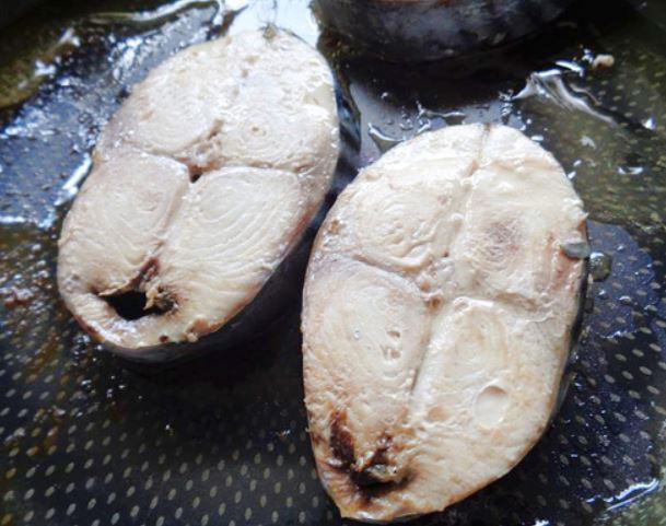 Cách làm cá ngừ kho thơm miền Trung