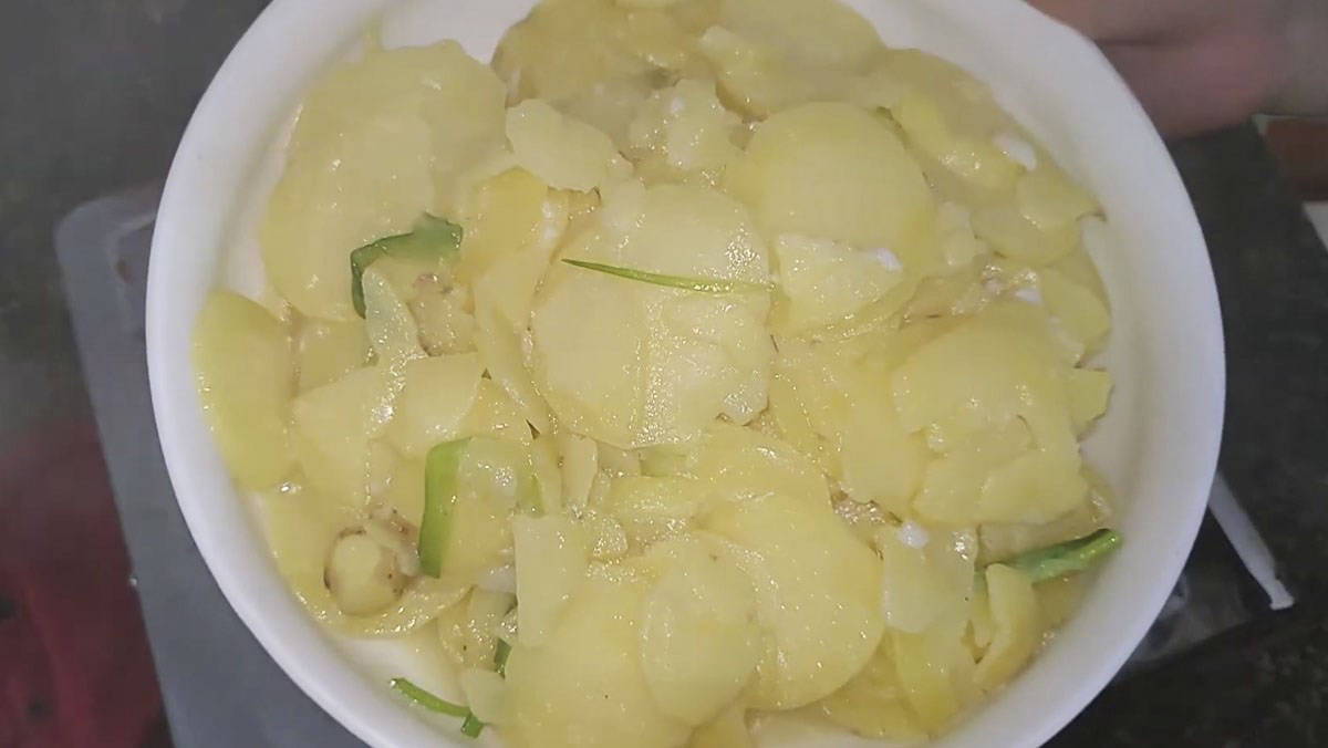 Cách làm khoai tây xào tỏi