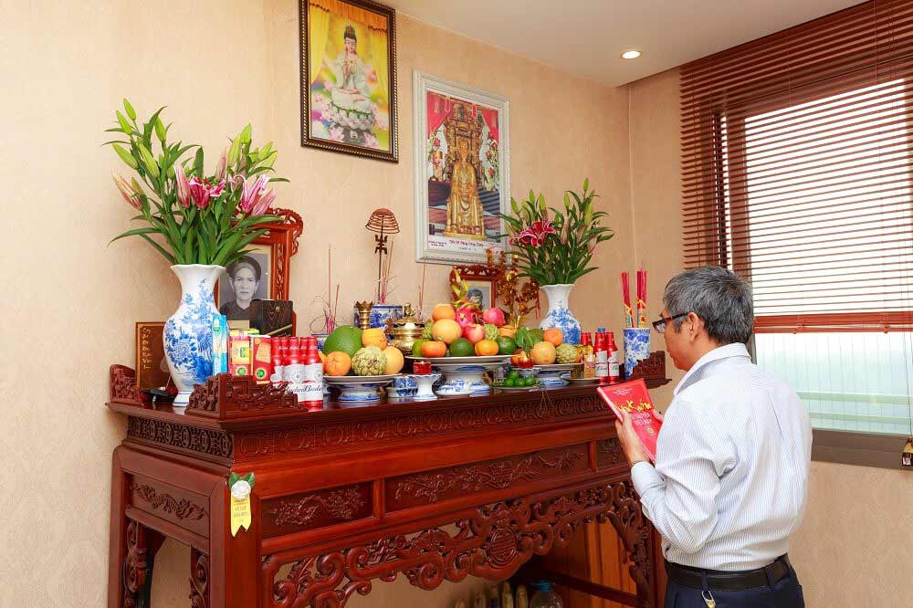 Danh sách 7 Văn khấn cho người mới mất hay nhất hiện nay 4 Cúng thất là gì? Mẫu văn khấn, lễ vật cúng tuần đầu cho người mới mất - https://