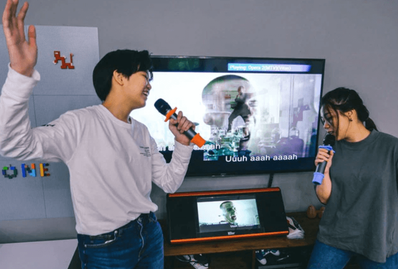 Tại sao bạn nên kết nối đầu đĩa karaoke với TV?