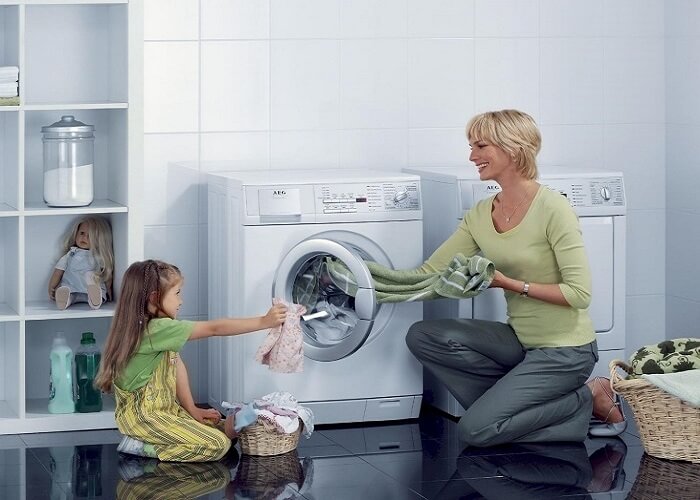 Phân loại quần áo của bạn trước khi cho vào máy giặt LG để tránh lỗi UE.