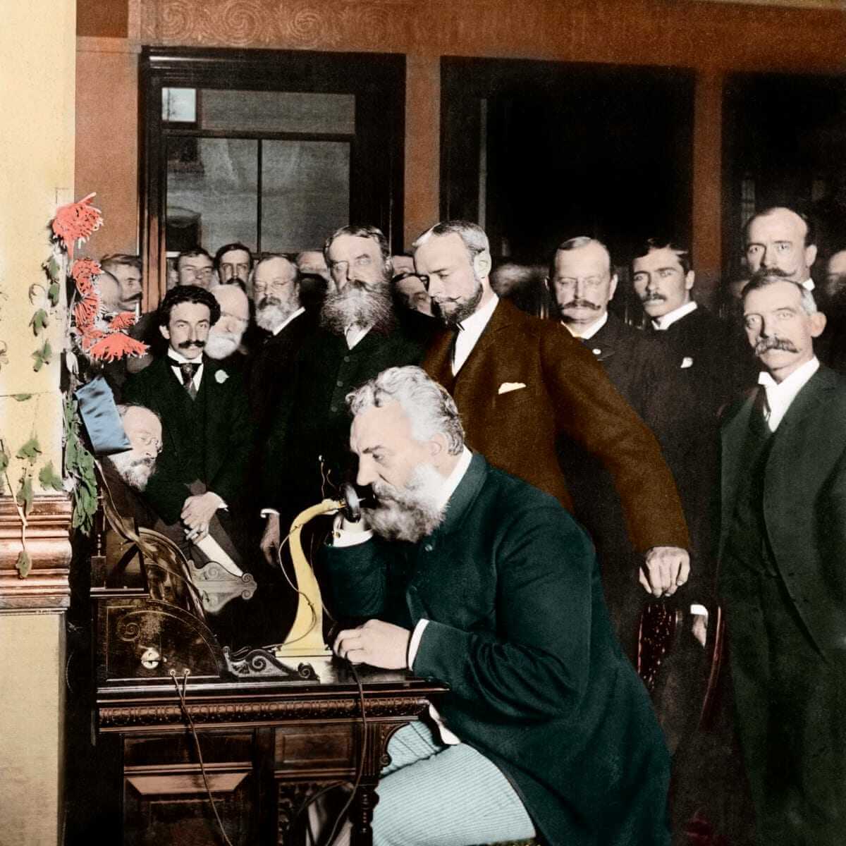 Alexander Graham Bell và chiếc điện thoại đầu tiên