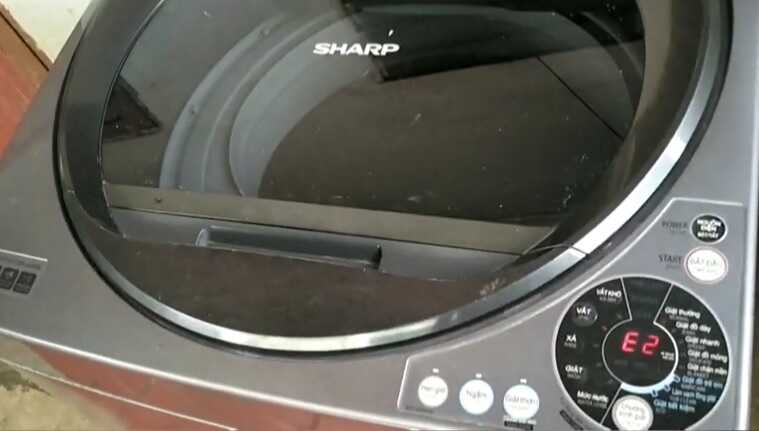 Máy giặt Sharp báo lỗi E2 là gì, biểu hiện của nó như thế nào?