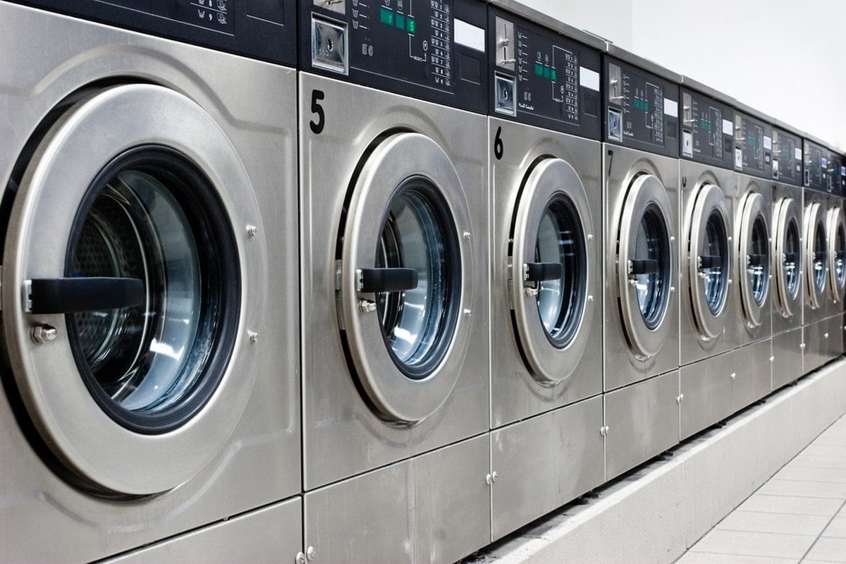 Máy giặt công nghiệp là gì? Có gì khác máy giặt thường?