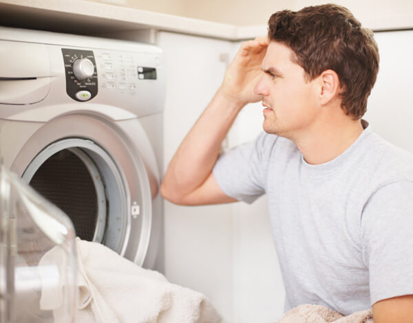 Máy giặt phát ra tiếng ồn lớn gây khó chịu cho người dùng