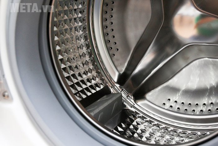 Máy giặt cửa trước 7.5kg Samsung WF9752N5W trang bị lồng giặt kim cương