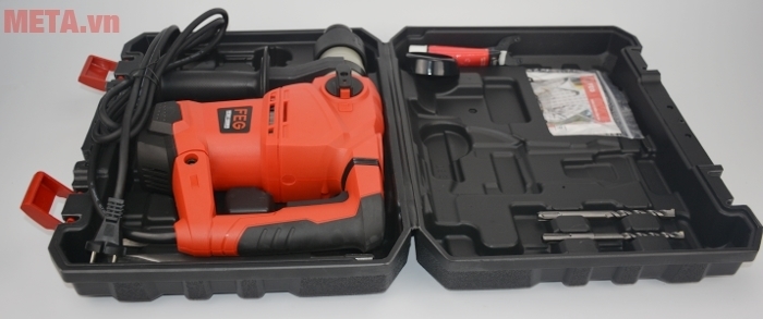 Máy khoan bê tông FEG EG-560 được đựng trong hộp nhựa giúp bảo quản máy được bền lâu. Máy khoan bê tông FEG EG-560 được đựng trong hộp nhựa giúp bảo quản máy được bền lâu.