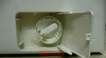 Cách vệ sinh lưới lọc máy bơm xả nước cho máy giặt