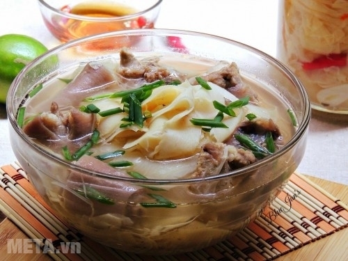 Nồi áp suất điện tử giúp hầm xương chín nhừ mà không mất nhiều thời gian. Nồi áp suất điện tử giúp hầm xương chín nhừ mà không mất nhiều thời gian.