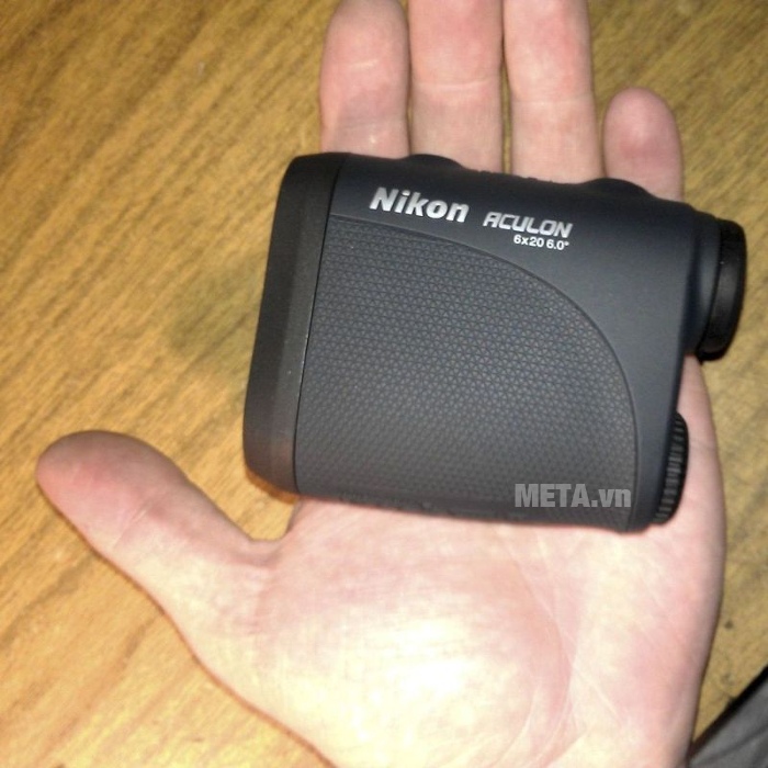 Kiểu dáng nhỏ gọn Nikon Aculon AL11