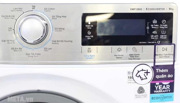 Bảng điều khiển của máy giặt cửa trước Electrolux EWF12933